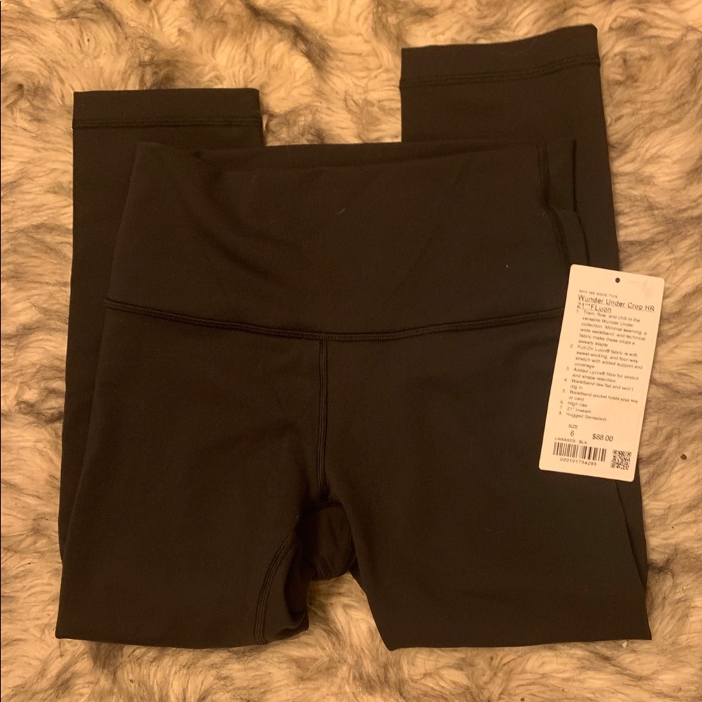 NWT Lululemon Wunder Under Crops